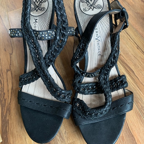 Modern Vintage Black Wedge Sandals - Picture 5 of 10